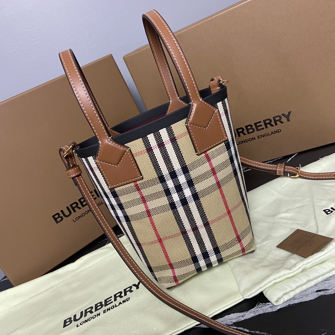 Burberry_Tote-13_x_8.5_x